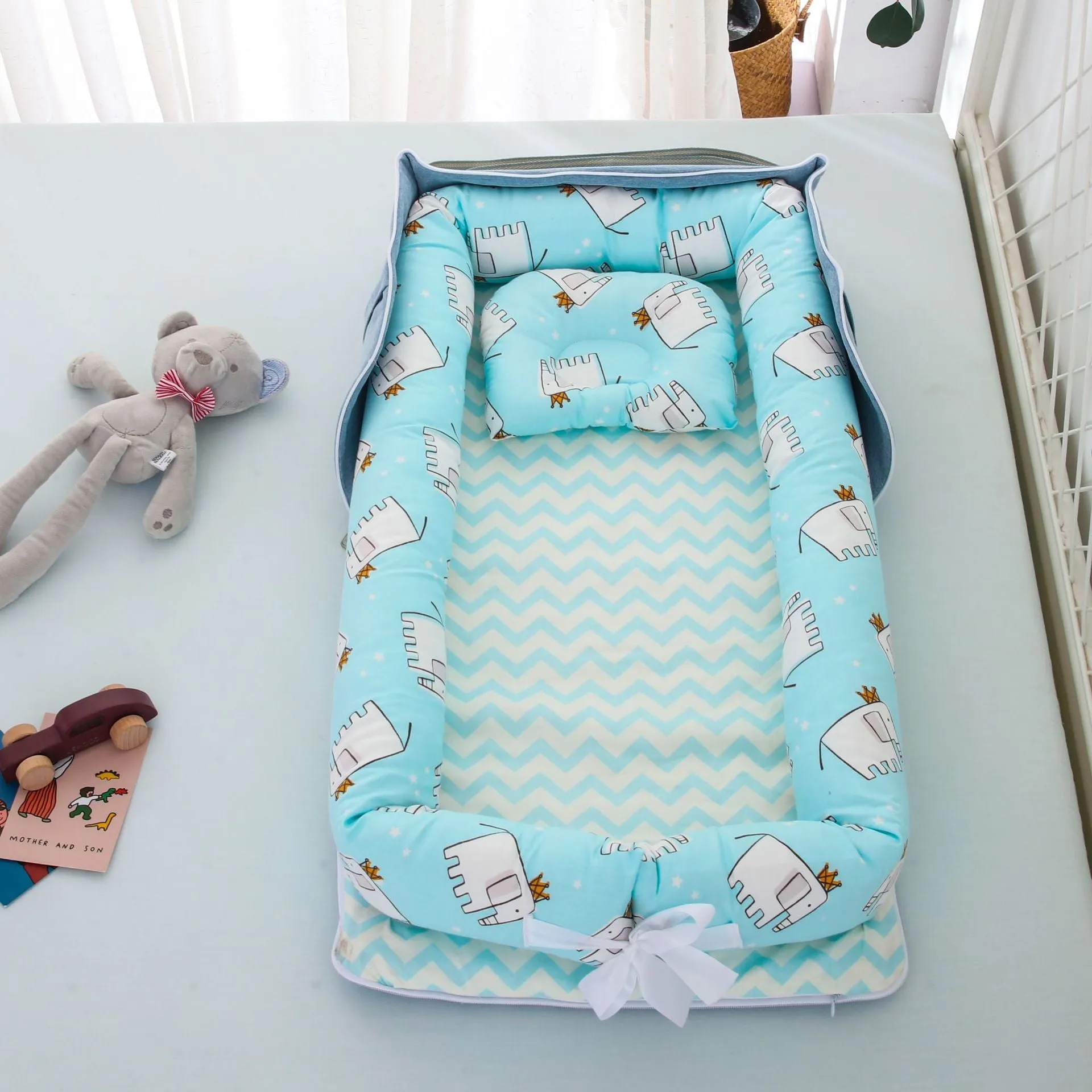 Little Gigglers World Portable Travel Bed Crib